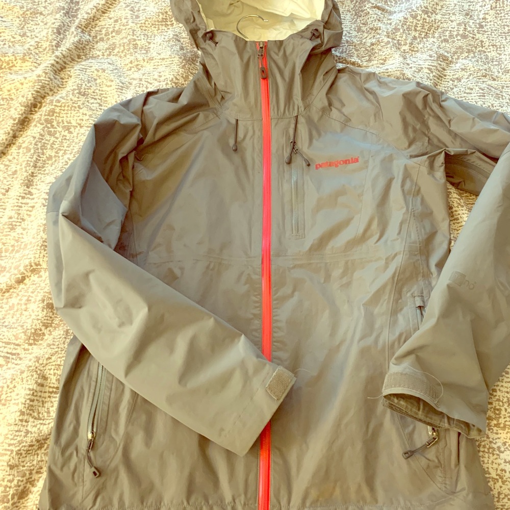 Patagonia spring raincoat